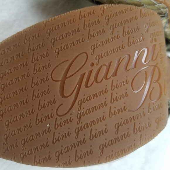 NWOT Gianni Bini Cream Snake Patent Stiletto 9.5 - Picture 9 of 10